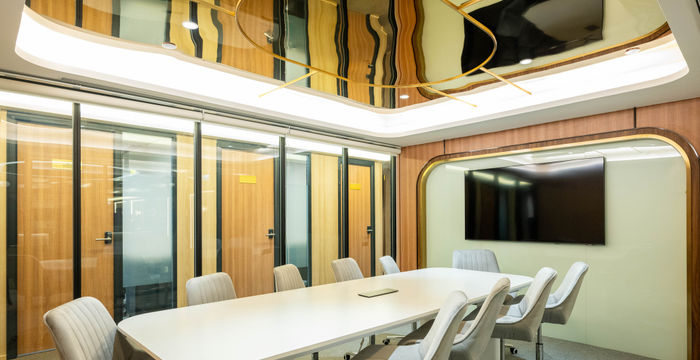 16-18 Queen's Road Central, Central - Image 3