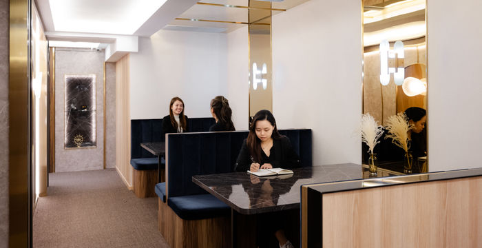 16-18 Queen's Road Central, Central - Image 4