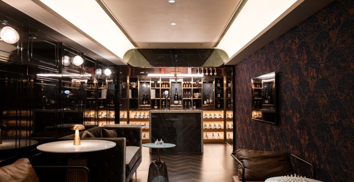 16-18 Queen's Road Central, Central - Image 5