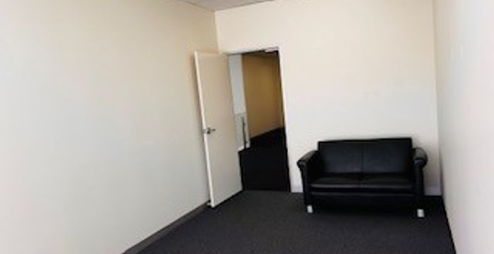 62 Tarnard Drive, Braeside - Image 2