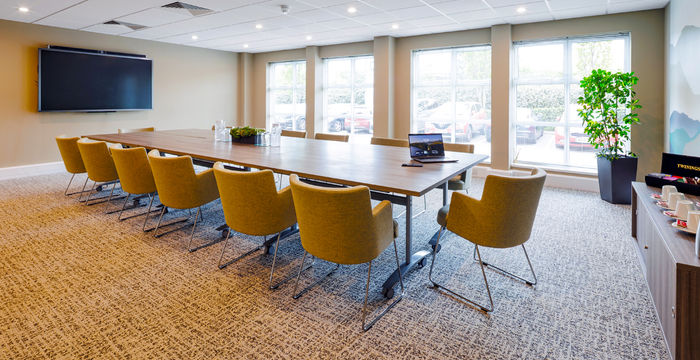 Holyrood Close, Poole - Image 3