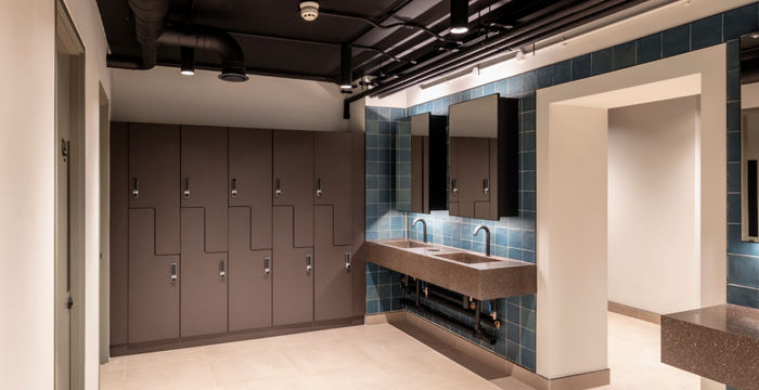 2 Upper Street, Islington - Image 4