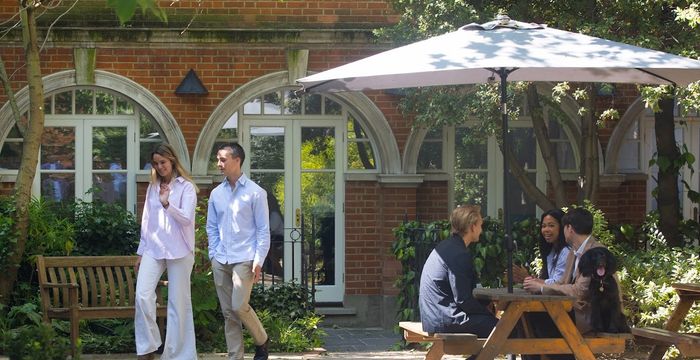 128 Buckingham Palace Road, Greater London - Image 2