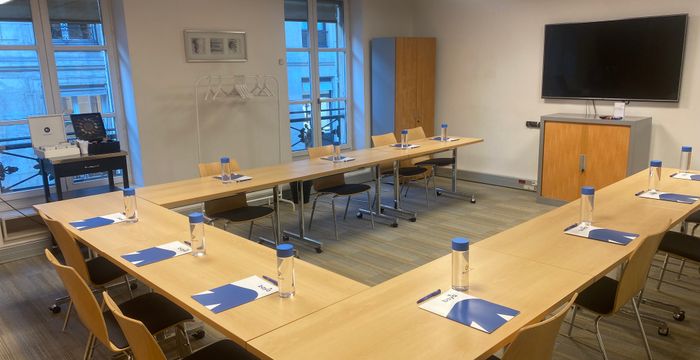 20 Rue Cambon, Paris - Image 2