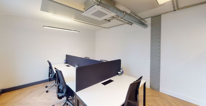 13 Rue Des Petits Hôtels, Paris - Image 3