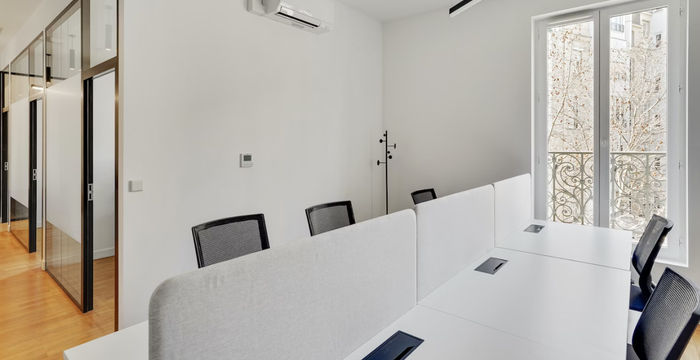 10 Av Franklin Delano Roosevelt, Paris - Image 3