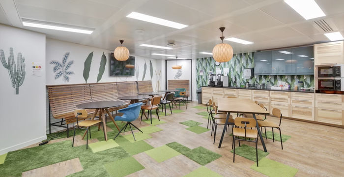 11-13 Cours Valmy, Puteaux - Image 2