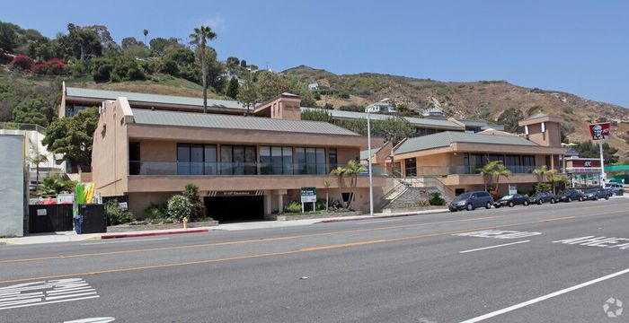 22761 Pacific Coast Highway, Malibu - Image 3
