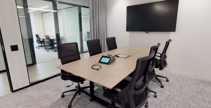 915 Wilshire Blvd, Los Angeles - Image 2