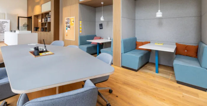 300 Cardinal Dr, St Charles - Image 2