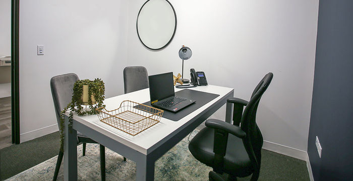 21550 West Oxnard Street, Woodland Hills - Image 3