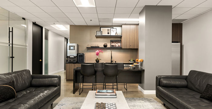 10940 Wilshire Blvd, Los Angeles - Image 2