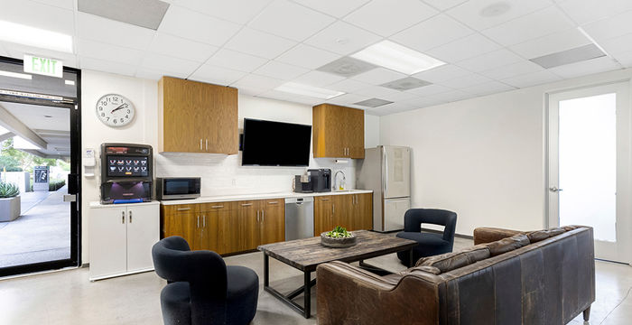 Gateway Plaza - Image 4