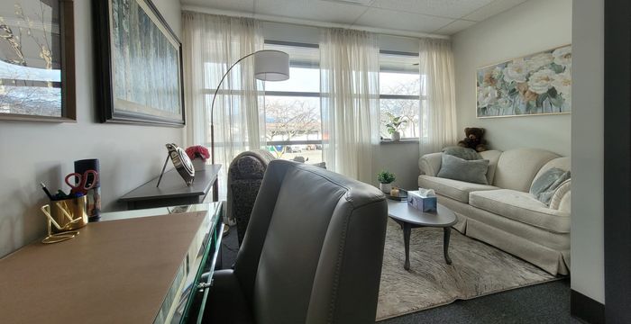 1715 Dickson Avenue, Kelowna - Image 4