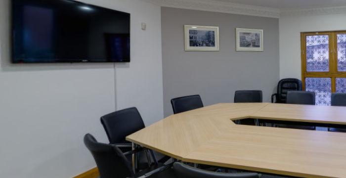 6 Cathedral Road, Pontcanna - Image 2