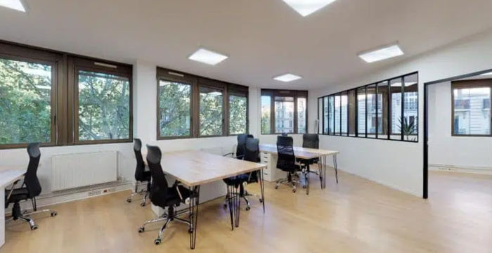 5 Pl Du Colonel Fabien, Paris - Image 2