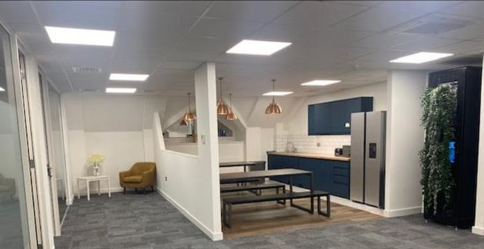 81 Bridge Road, East Molesey - Image 3