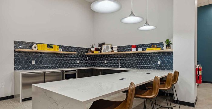 3870 Ponte Ave, Addison - Image 5