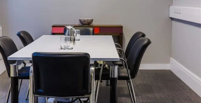 4 Queens Road, Wimbledon - Image 2