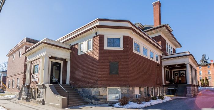 153 Regent St, Saratoga Springs - Image 3