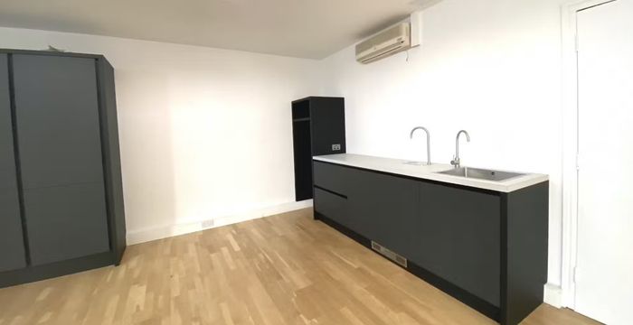 31-32 Eastcastle Street, London - Image 3