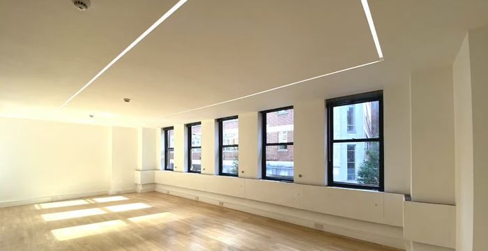 31-32 Eastcastle Street, London - Image 2