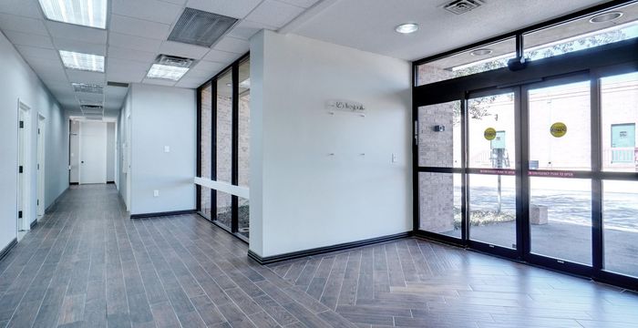 425 Westpark Wy, Euless - Image 2