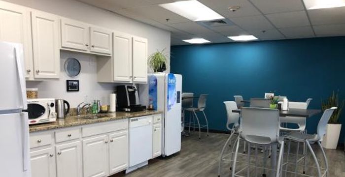 1000 Elm St, Manchester - Image 4