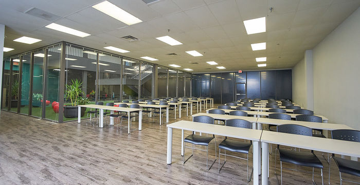 8585 Stemmons Freeway, Dallas - Image 2