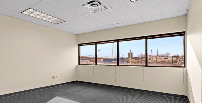 152 Continental Ave, Dallas - Image 3