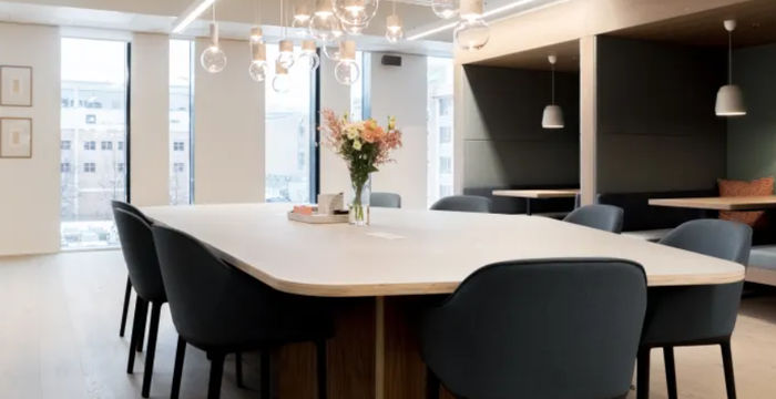 41 Hutchins Dr, Portland - Image 4