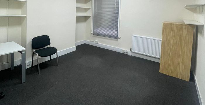 8 Gainsborough Road, Bushwood - Image 3
