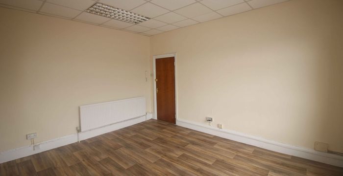 8 Gainsborough Road, Bushwood - Image 2