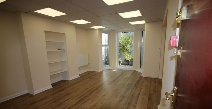 8 Gainsborough Road, Bushwood - Image 5