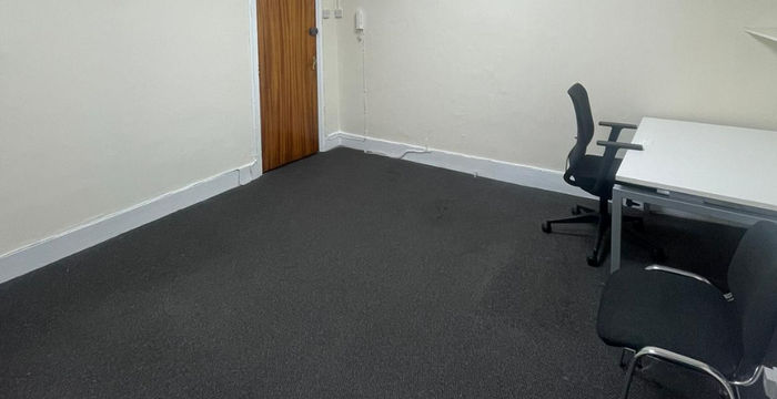 8 Gainsborough Road, Bushwood - Image 2