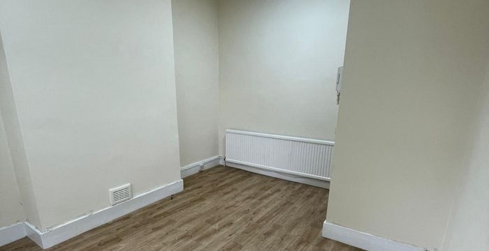 8 Gainsborough Road, Bushwood - Image 4