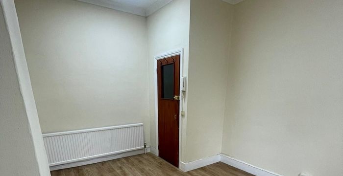 8 Gainsborough Road, Bushwood - Image 4