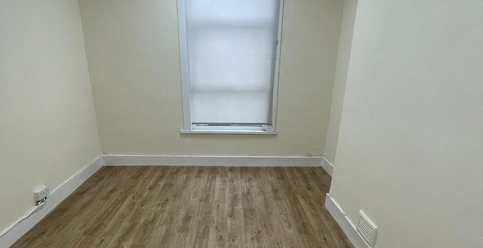 8 Gainsborough Road, Bushwood - Image 5