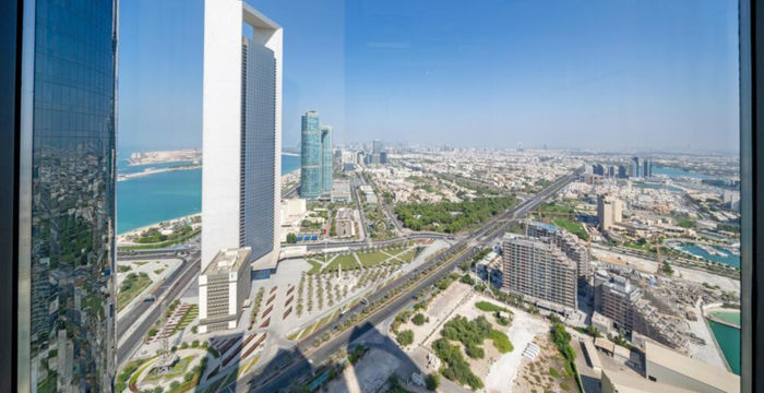 Corniche Road, Abu Dhabi - Image 5