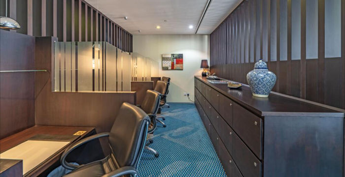 Corniche Road, Abu Dhabi - Image 2