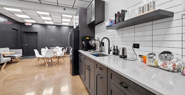 7358 Lincoln Ave, Lincolnwood - Image 2