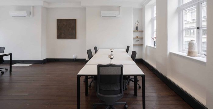 20 Eastcastle St, London - Image 3