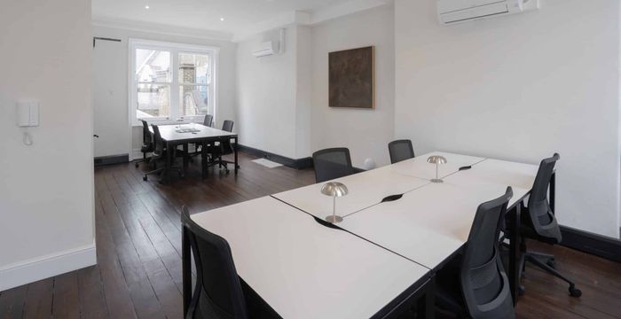 20 Eastcastle St, London - Image 2