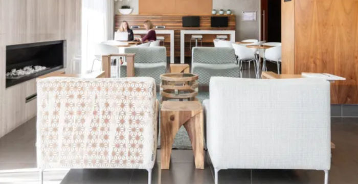 2055 Craigshire Rd, St Louis - Image 2