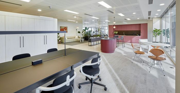 25 Cabot Square, London - Image 2