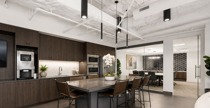 9465 Wilshire Boulevard, Beverly Hills - Image 3