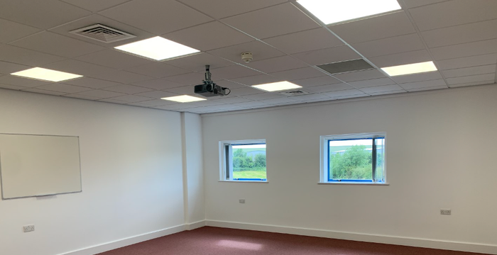 175 Meadow Lane, Leicestershire - Image 2