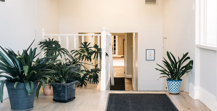 1124 Gainsborough Road, London - Image 2