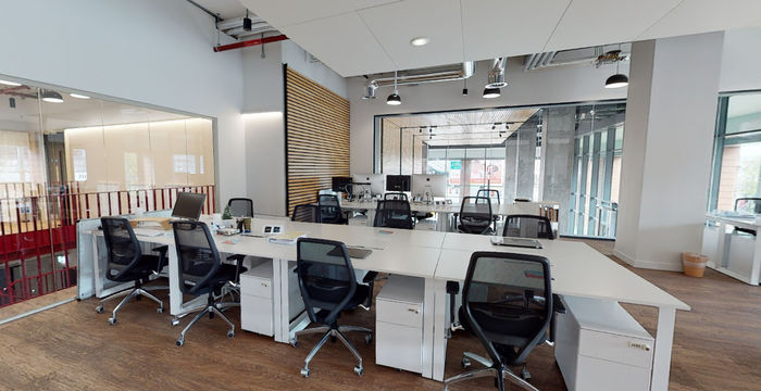 Station Road, Reading - Image 4