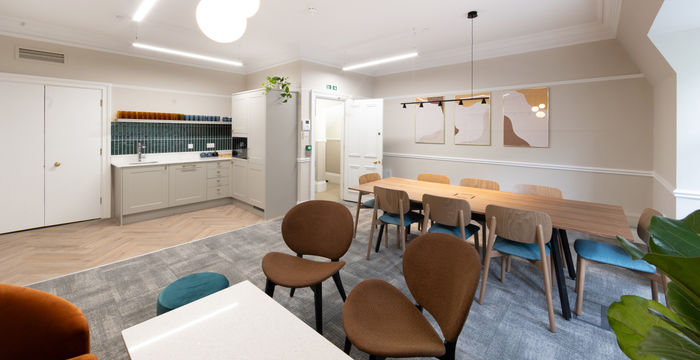 132 Buckingham Palace Road, Greater London - Image 4